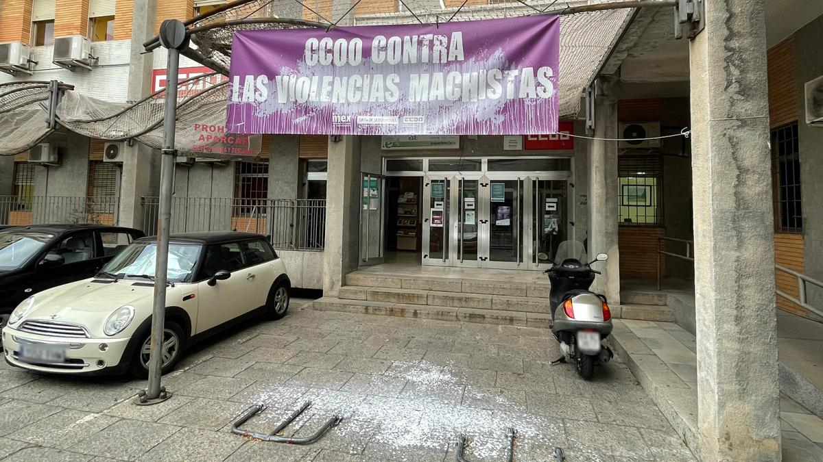 Acto vandálico y de odio contra la sede de CCOO en Badajoz