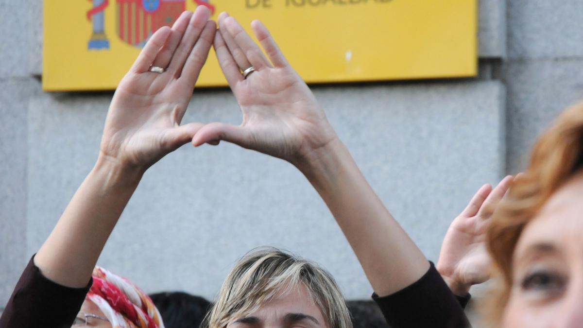 CCOO apuesta por la protección constitucional del derecho al aborto.