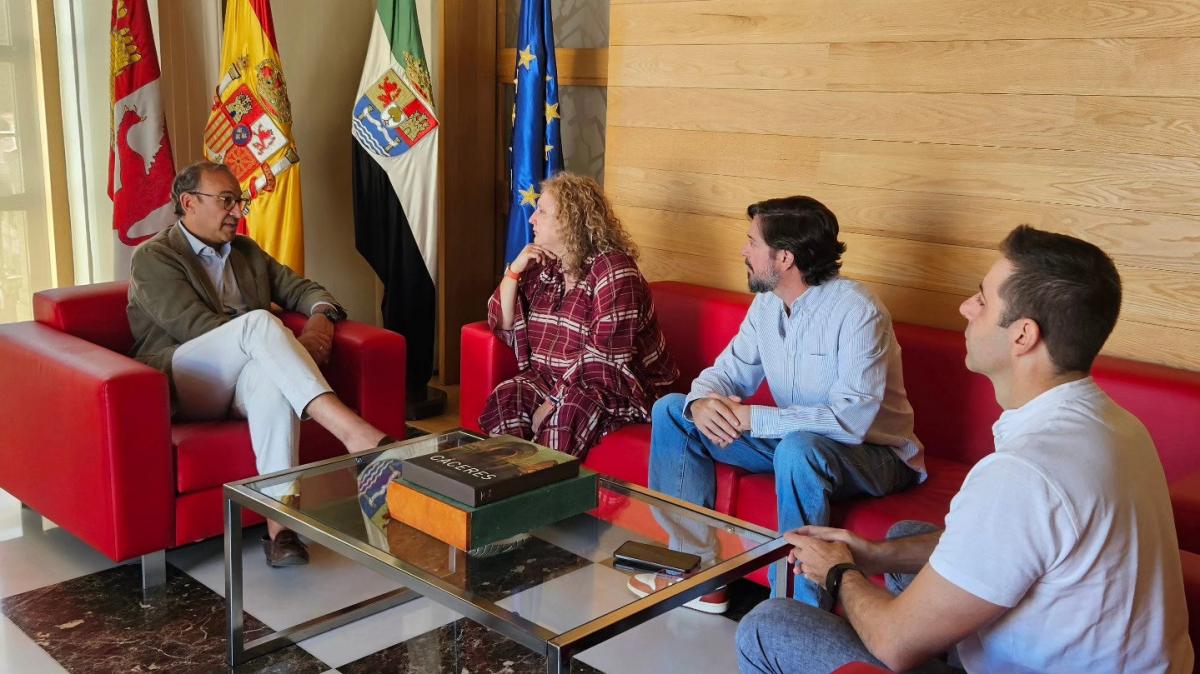 Reunión en el Ayuntamiento de Cáceres