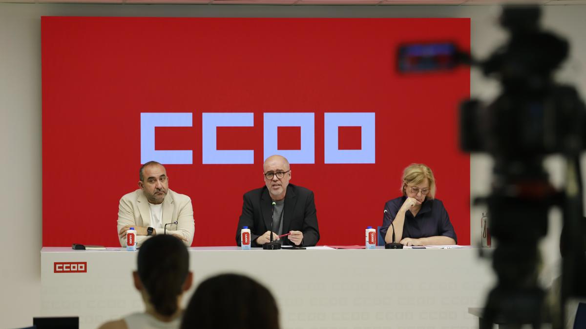 Rueda de prensa sobre la indemnización por despido de principios de mes con la participación de Unai Sordo, Javier Pacheco y Eva Urbano