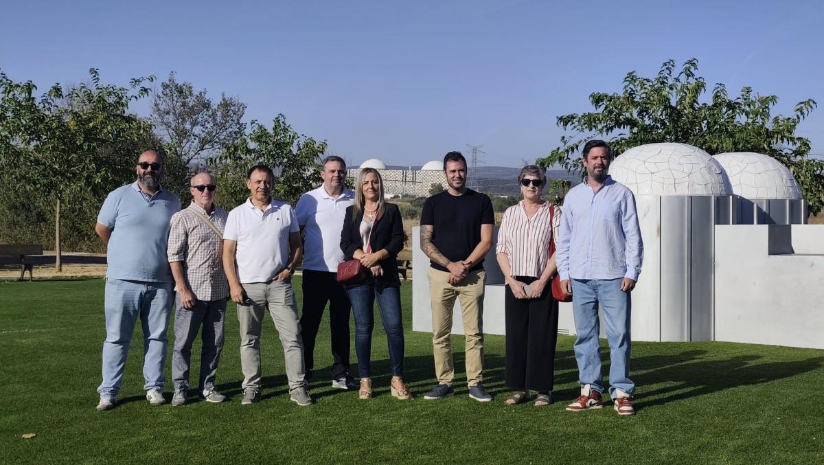 Representantes de CCOO de Industria durante su visita a la central de Almaraz