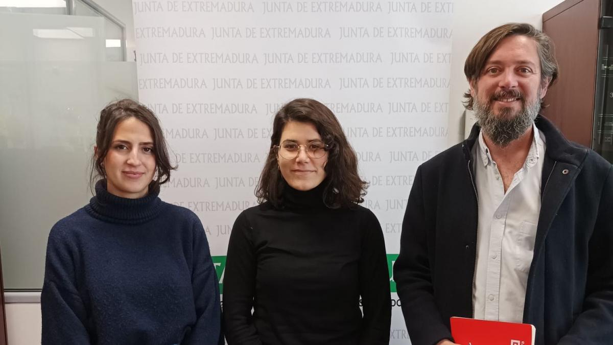 Reunión en el Instituto de la Juventud de Extremadura